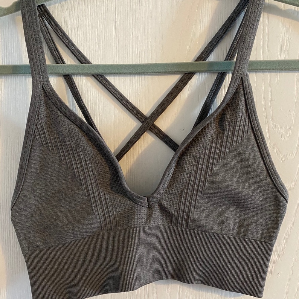 Lululemon Seamlessly Plunge Bra